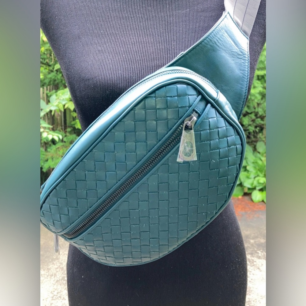 BNWT! Teal Leather Authentic Bottega Veneta Intrecciato Belt Bag - Picture 2 of 9